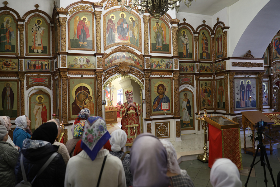 Архиерейское богослужение в Троицком храме Старой Купавны